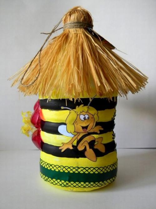 Пчела из 5 литровой пластиковой бутылки. Создаём пчёлок из пластиковых бутылок 13 Пчела из 5 литровой пластиковой бутылки. Создаём пчёлок из пластиковых бутылок 13