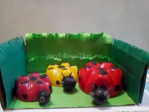 Весёлые пчёлки из пластиковых бутылок своими руками 14