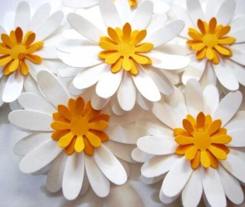 Весёлые пчёлки из пластиковых бутылок своими руками 06