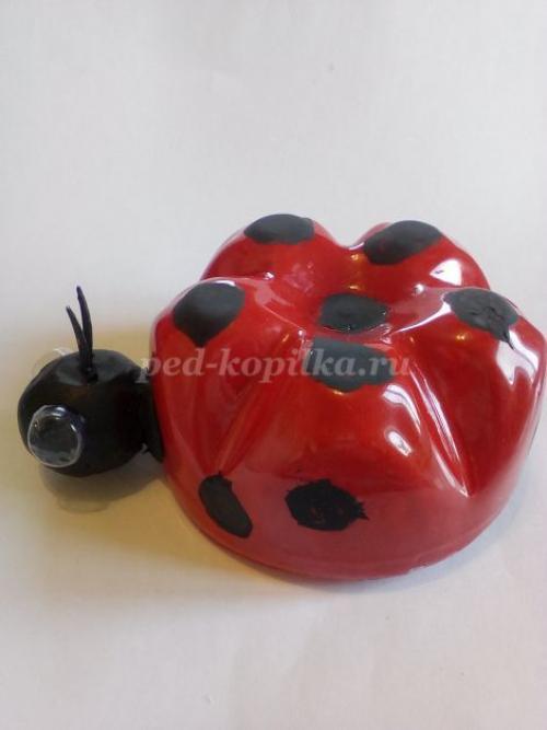 Весёлые пчёлки из пластиковых бутылок своими руками 23