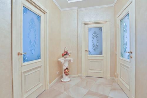 Межкомнатные двери в интерьере. Материалы для изготовления межкомнатных дверей 01