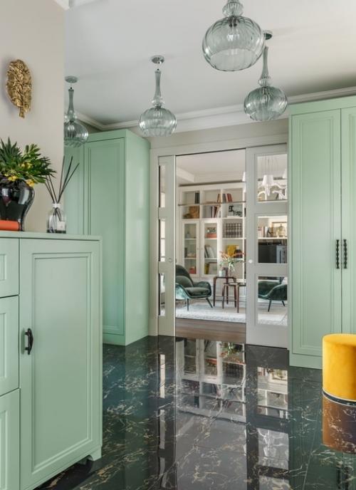 Белые двери в интерьере. Белые двери в разных стилях интерьера 27