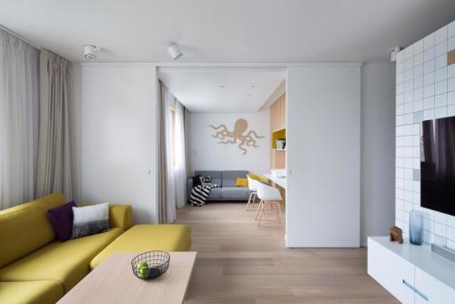 Белые двери в интерьере. Белые двери в разных стилях интерьера 19