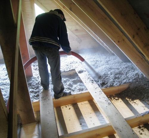 Чем утеплить потолок в частном доме недорого. Насыпные утеплители