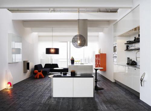 Белые двери коричневый пол. Подбор цвета пола в квартире