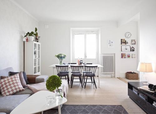 Белые двери коричневый пол. Подбор цвета пола в квартире