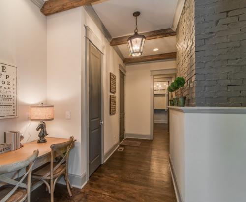 Серые двери, какой пол. Серые двери в интерьере: вопросы и ответы