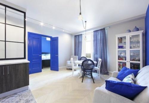 Серый пол и белые двери. (+52 фото) Сочетание цвета пола и дверей фото