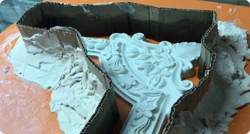 Золотая краска для гипса. Способы окраски гипсовых изделий, материалы для колерования, инструменты