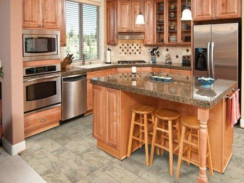 Преимущества водостойких ламинированных полов на кухню перед холодной плиткой 05