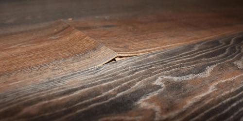 Как избежать образования пузырей при установке ламината на кухне. 4 причины, почему ламинат может пойти пузырями