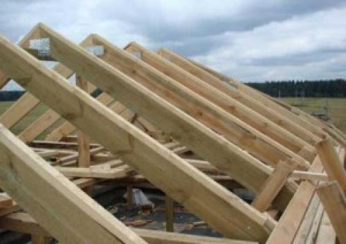 Стропильная система двухскатной крыши для небольших домов. Мауэрлат 12