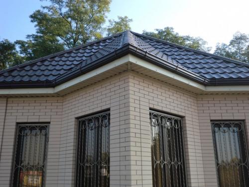 Плюсы и минусы четырехскатной крыши. Четырехскатная крыша – виды, подготовка к установке, расчет размеров и проектирование стропильной системы