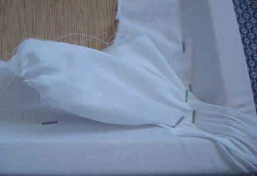 Удивительно легко: создание мягкого изголовья кровати из лоскутов 12