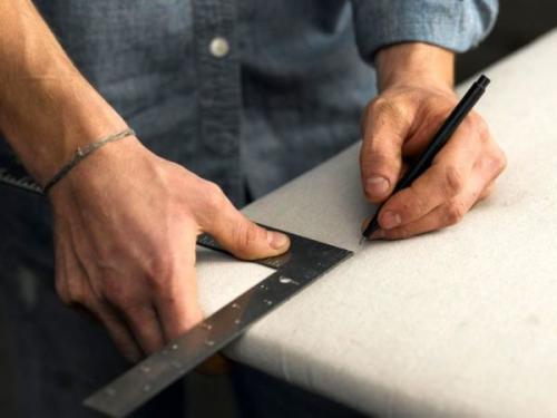 Как сделать мягкое изголовье кровати из лоскутов. Как изготовить мягкий задник кровати с рисунком из мебельных гвоздей