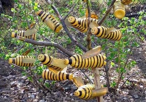 Как правильно готовить пластиковую бутылку для создания улья. Поделка «Пчелы с ульем»