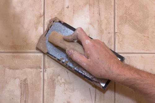 Как избежать деформации плитки при приклеивании. 5 ошибок при отделке стен плиткой: как избежать проседания кафеля после укладки