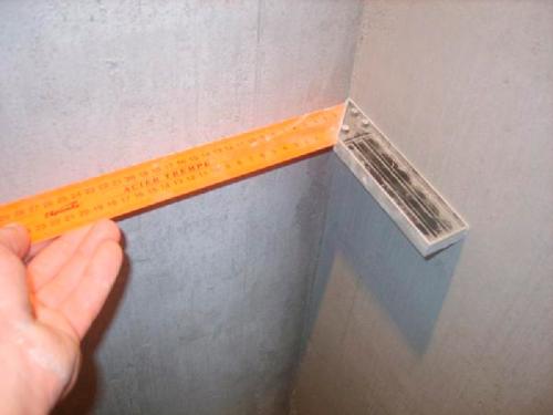 Профессиональный подход: как правильно приклеить потолочную плитку 03