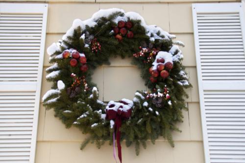 Какие элементы новогоднего декора наиболее эффективны. Как украсить дом снаружи