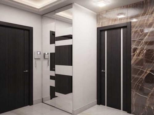 Какие типы внутренней отделки используются в больших гардеробах с белыми фасадами. Как правильно использовать в интерьере