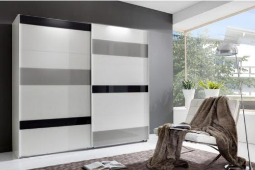 Какие типы внутренней отделки используются в больших гардеробах с белыми фасадами. Как правильно использовать в интерьере