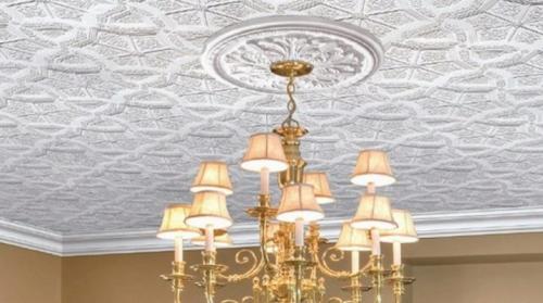 Что такое потолочная плитка из пенопласта. Потолочная плитка из пенопласта: разновидности и особенности использования