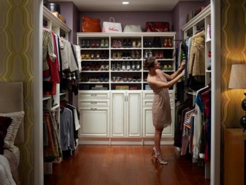 Ремонт стен в гардеробной комнате. Обустройство