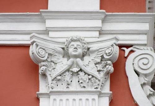 Детали из пенопласта. Преимущества архитектурных элементов и профилей из пенополистирола