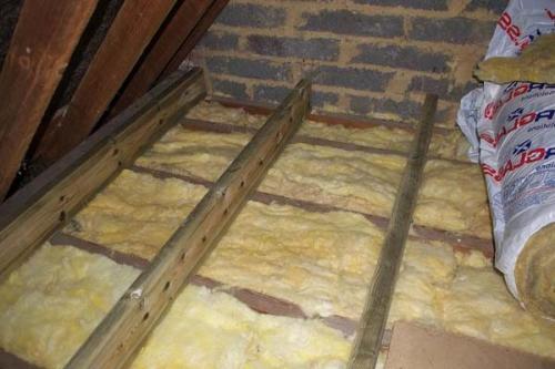 Как утеплить потолок со стороны чердака в частном доме. Два варианта теплоизоляции потолков 13