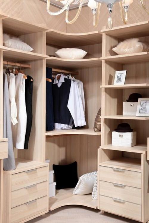 Какие виды мебели наиболее эффективны для мелких гардеробов. №6. Оснащение и мебель для маленькой гардеробной