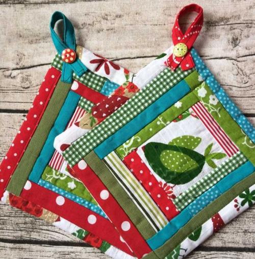 Рукоделие для дома своими руками из остатков ткани самое интересное. Поделки из лоскутков ткани своими руками: что можно сшить из остатков? Шьем из лоскутков разные разности