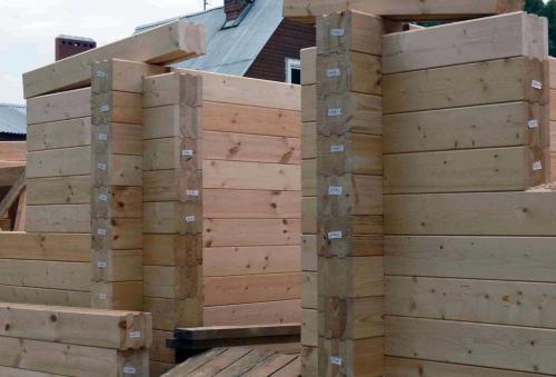 Какие преимущества имеет технология сборки из клеёного бруса по сравнению с традиционными методами строительства. Основные преимущества домов из клееного бруса