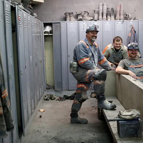 Как выбрать идеальный шкафчик для раздевалки в Саратове 01