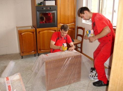 Чем закрыть мебель при ремонте. Правила упаковки