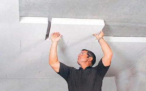 Чем лучше утеплить потолок в частном доме с холодным чердаком. Необходимость в утеплителе для потолка