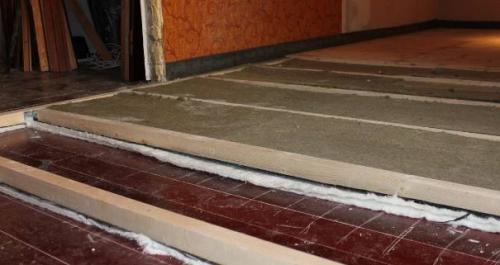 Чем лучше накрыть ламинат во время ремонта. Как защитить ламинат от попадания краски? 04 Чем лучше накрыть ламинат во время ремонта. Как защитить ламинат от попадания краски? 04