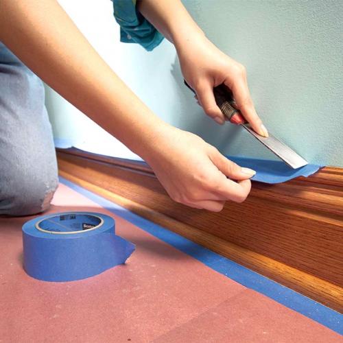 Чем закрыть пол при покраске стен. Как защитить плинтусы от потеков во время окраски стен