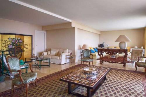 Стулья в различных стилях интерьера. Стулья в интерьере — обзор лучших сочетаний и варианты применения стульев в дизайне. 125 фото лучших решений