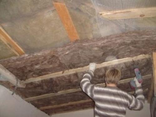 Как и чем утеплить потолок в частном доме. Минеральная вата 12