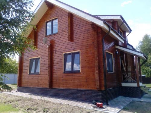 Какие преимущества имеет сборка стен из строительного бруса. Критерии выбора бруса