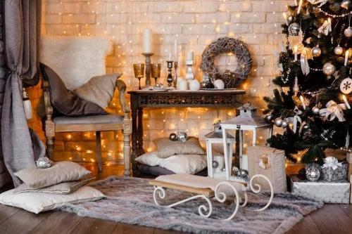 Как украсить комнату на Новый год 2021: простые идеи