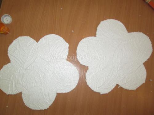 Мастерство в наклеивании потолочной плитки: проверенные советы и методы 22