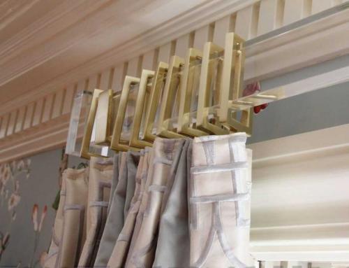 Черный карниз в интерьере. Крепление штор к карнизу