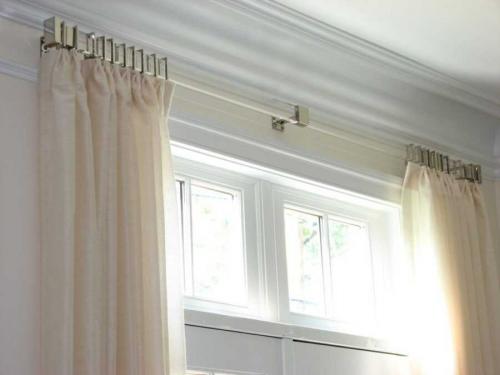 Черный карниз в интерьере. Крепление штор к карнизу