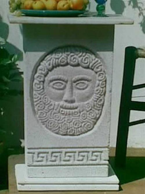 Чем обработать садовые фигурки. Фигурки из цемента: чем хороши и как делать