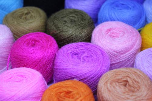 Какие материалы используются ДЛЯ ПЛЕДА вязание. Пряжа искусственного происхождения