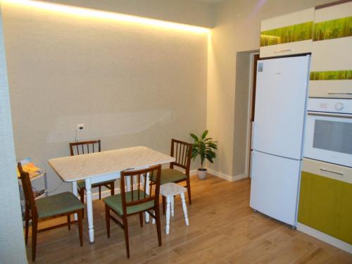 Какие цвета и текстуры ламината наиболее подходящие для кухни. На что обратить внимание при выборе