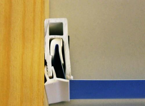 Какие особенности натяжного потолка из ткани требуют использования штапикового крепления профиля. Гарпун или штапик: какая система крепления под натяжные потолки самая лучшая