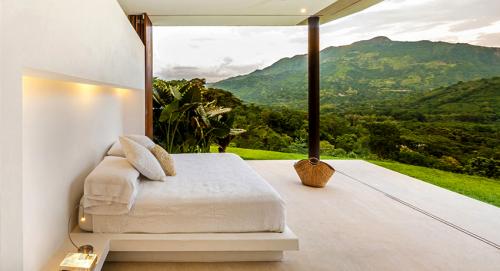 Как сделать изголовье кровати самим. Кровати с мягкой спинкой: разнообразие изделий и их особенности