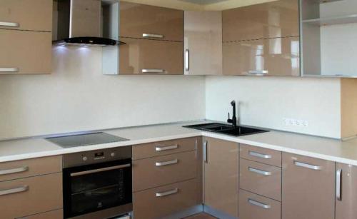 Встроенные кухни угловые. Угловые кухни — 140 фото реальных примеров дизайна кухни